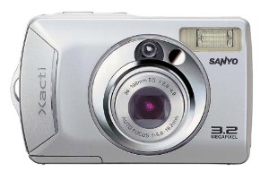 Další krásná miniaturka - Sanyo Xacti DSC-S1