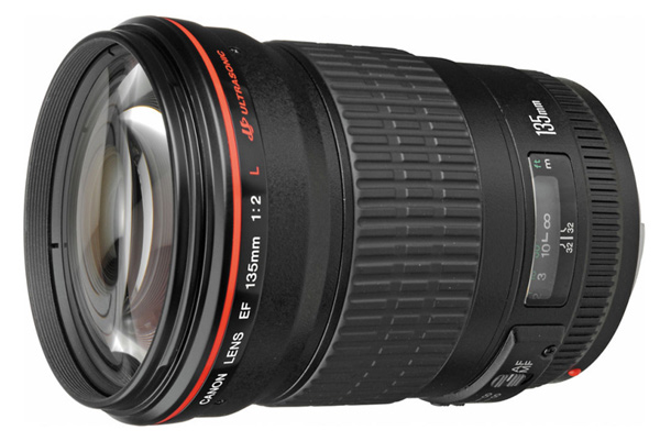 Canon si patentoval objektiv RF 135m F1.4
