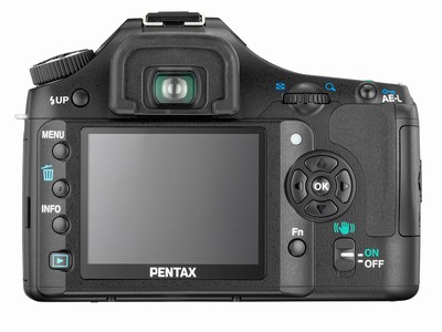 Pentax K200D: levnější 10,2MPx DSLR