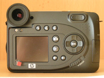 HP Photosmart 945: levné EVFko s digitálním bleskem