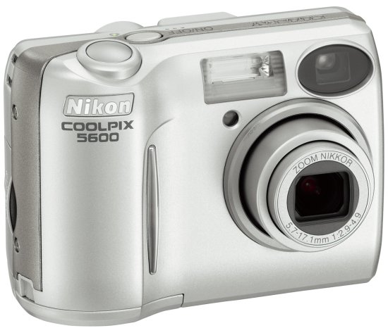 Nikon Coolpix 5600 a 4600: Dva snadno ovladatelné