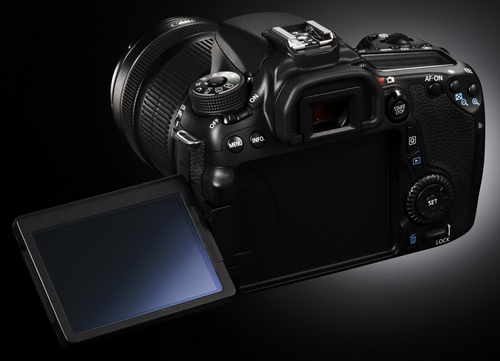 Canon uvádí EOS 70D s 20 MPx a fázovým ostřením na čipu