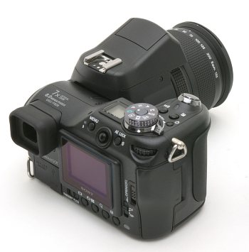 Sony Cybershot DSC-F828: 8 megapixelů poprvé