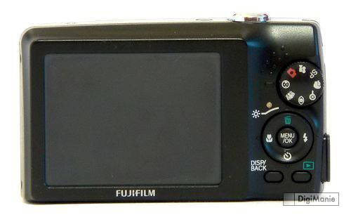 FinePix F480: levný kompakt se širokoúhlým objektivem
