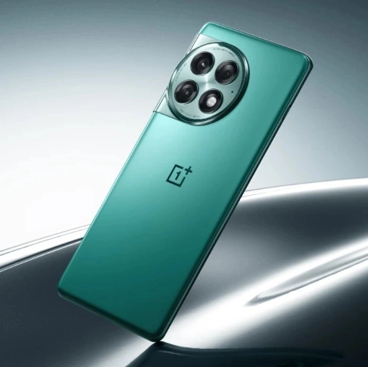 OnePlus Ace 2 Pro dostává 24 GB RAM a 50MPx snímač Sony IMX890