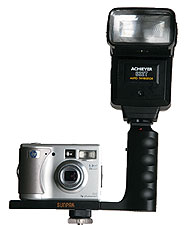 Externí blesk pro kompakty bez sáněk