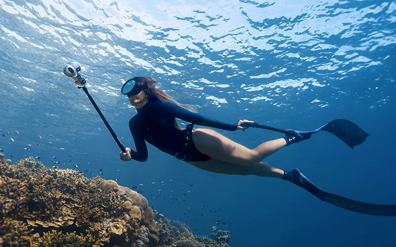 Insta360 X5 přináší 8K video a vyměnitelnou čočku objektivu