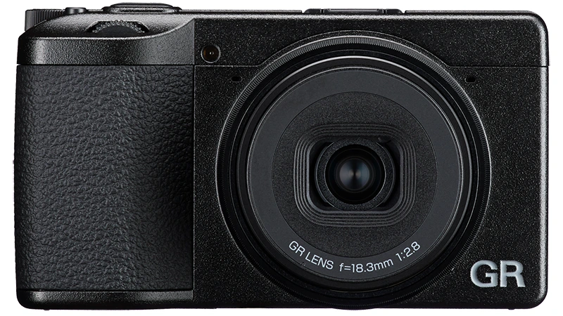 Ricoh GR IV přichází s 26MPx APS-C snímačem CMOS BSI