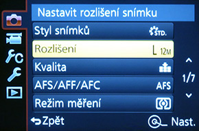 Panasonic Lumix LX100: pozoruhodný profi kompakt