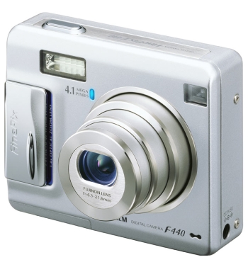 Dva nové přístroje od Fuji: Hranaté sestry