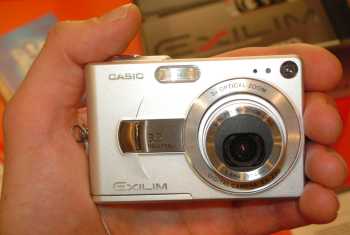 CeBIT 2004: Casio s převelikým displejem