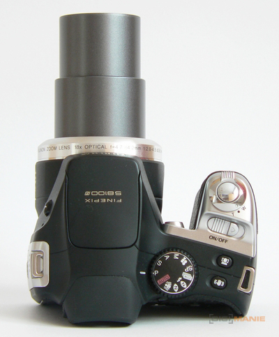 FinePix S8100fd: mají se ostatní ultrazoomy bát?