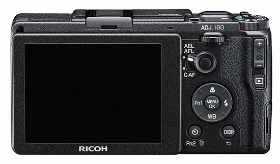 Ricoh GR II s APS-C čipem a Wi-Fi