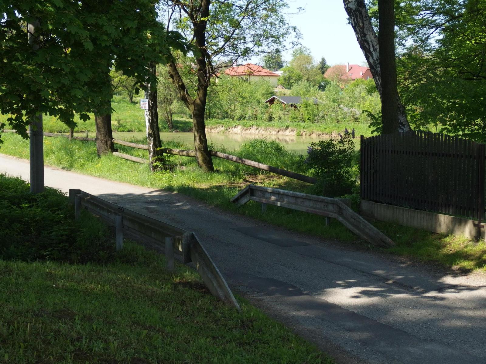 Olympus Stylus XZ-10: to nejlepší z 1/2,3"