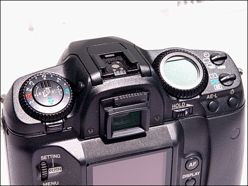 Zrcadla minulosti: historie Pentax DSLR