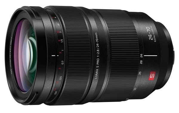 Panasonic uvedl Lumix S Pro 24-70mm F2.8 pro full frame