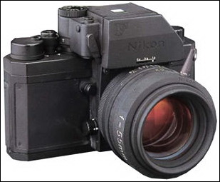 Zrcadla minulosti: historie Nikon DSLR