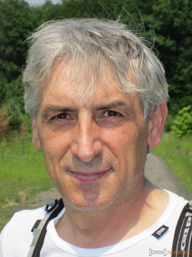 Canon IXUS 220 HS: multifunkční Karkulka