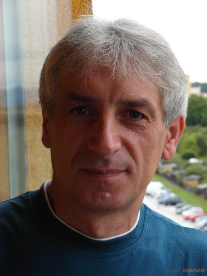 Samsung WB850F: fotící bezdrátová navigace?