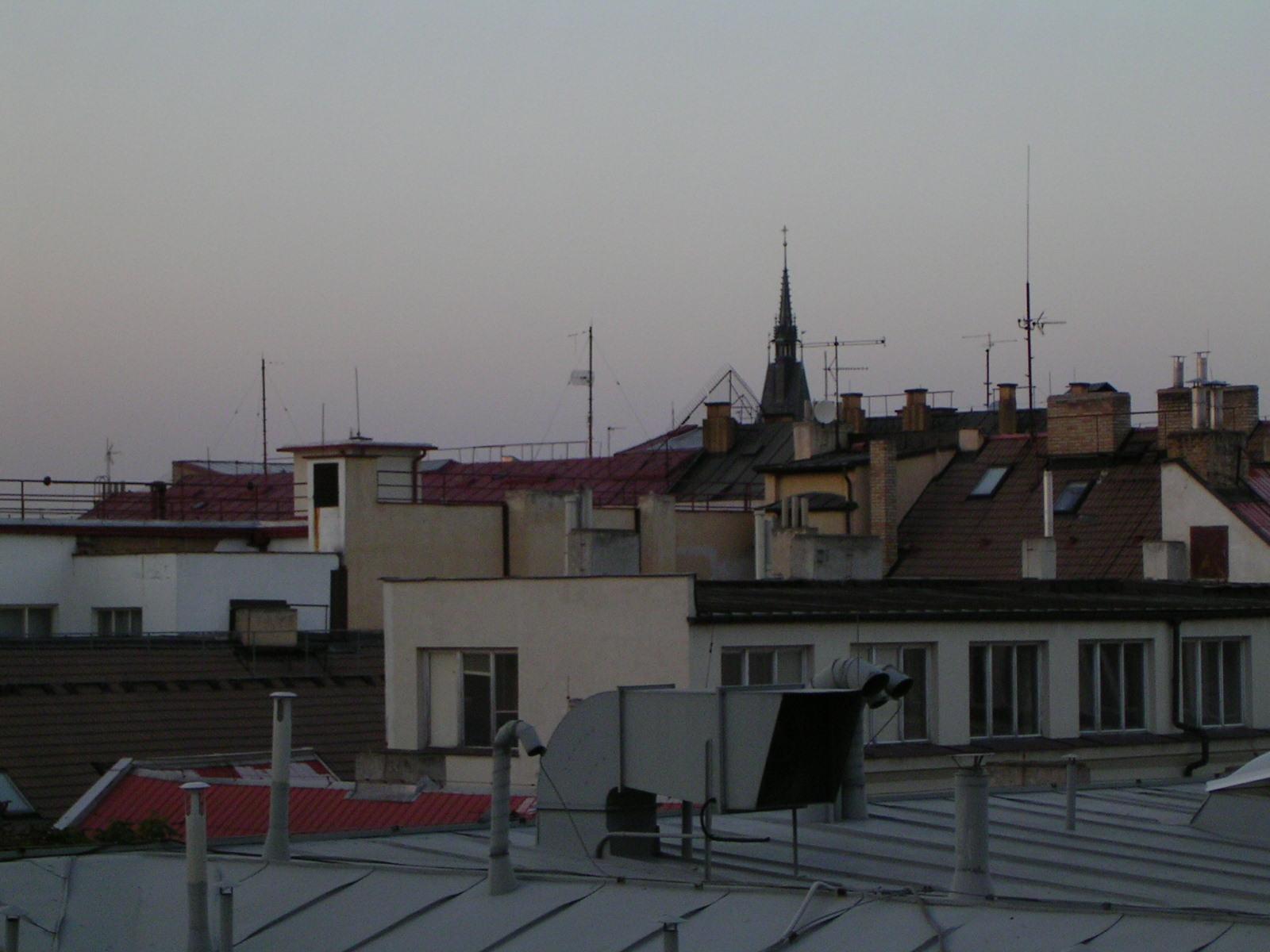 Minolta DiMAGE E323: svižný třímegapixel od Minolty