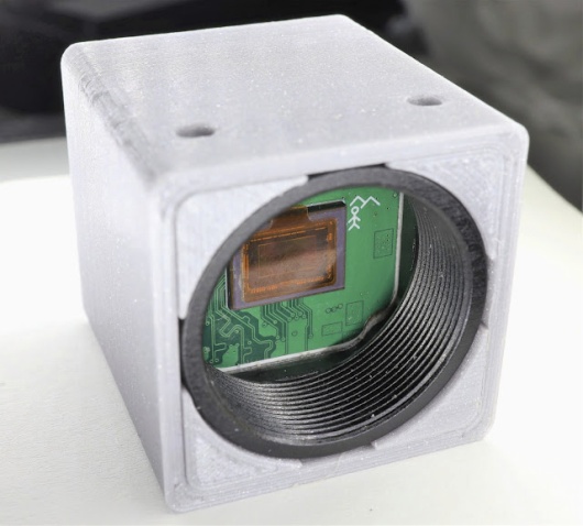 Inženýr vytvořil USB fotoaparát s výměnnými senzory i pomocí 3D tisku