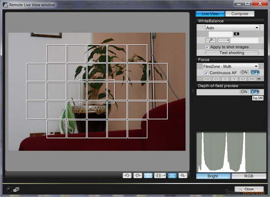 Canon EOS 700D: dotykový hybrid