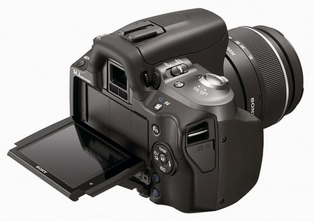 Sony uvedlo nové DSLR Alpha 230, 330, 380, objektivy a blesk