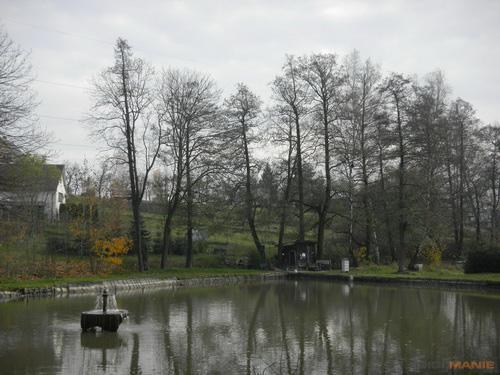 Nikon Coolpix S1100pj: kino v kompaktu