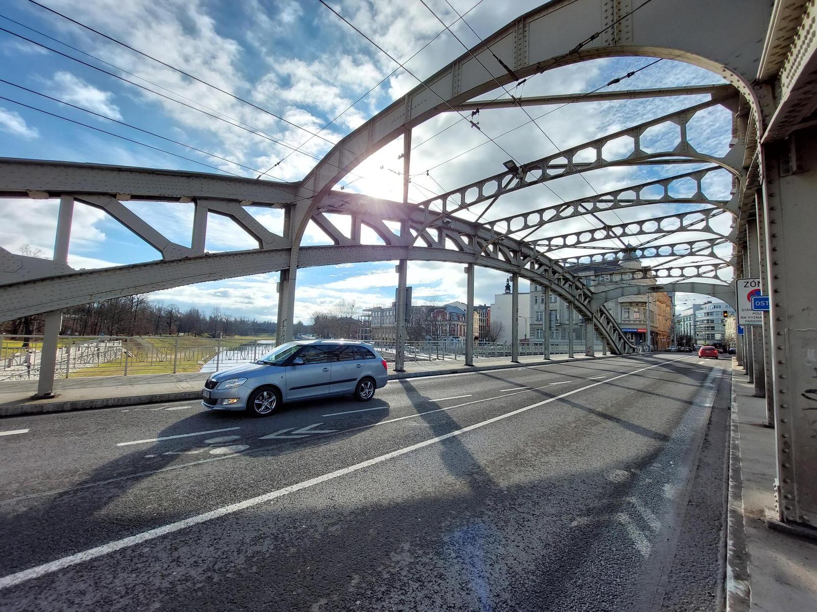 Samsung Galaxy A52s 5G: populární univerzál