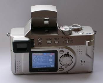 Panasonic Lumix DMC-FZ2: Dvoumegové EVFko s excelentní optikou