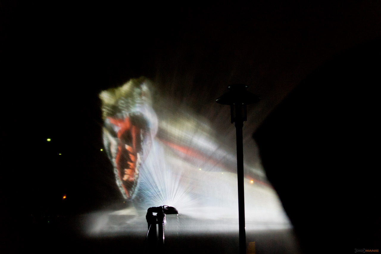 GLOW 2013: umělecká světelná show