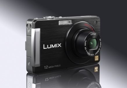 Panasonic opět širokoúhle: nový Lumix FX40 a FX550
