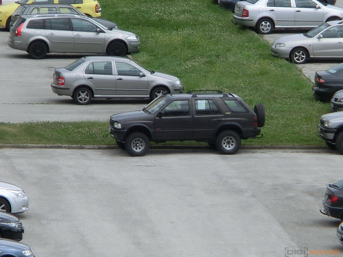 Casio EXILIM ZR100: kapesní formule