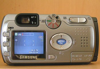 Digimax V6: šest mega ve známém těle