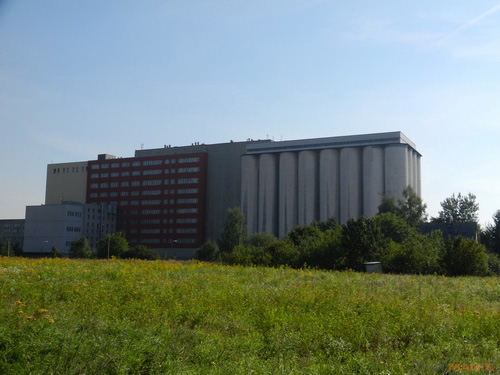 Nikon Coolpix S9100: rudý bojovník