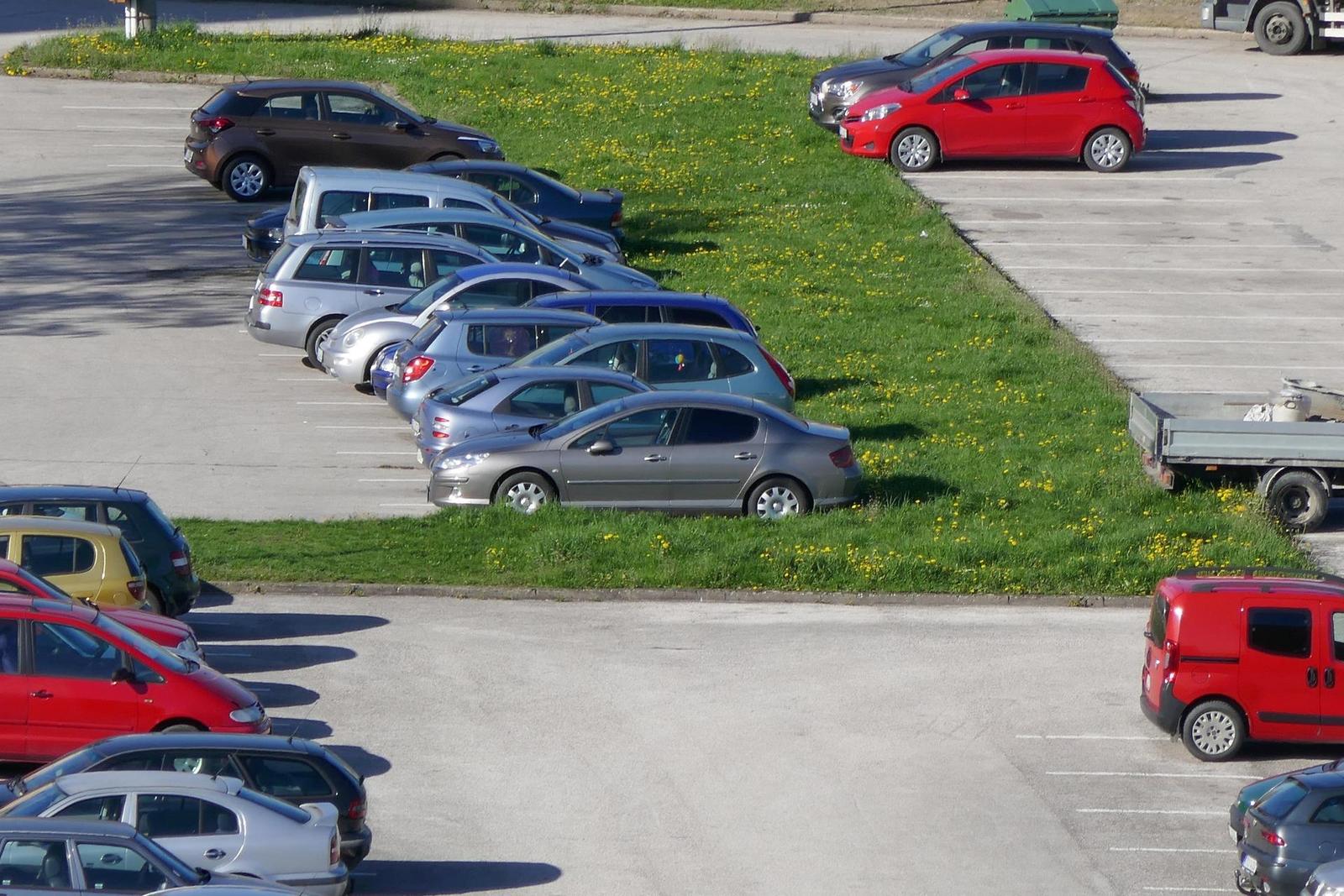 Panasonic Lumix TZ100: luxusní ultrazoom