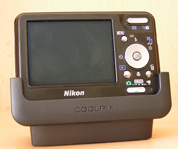Coolpix S3: Malý tenký černý automat