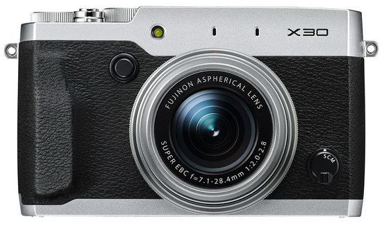 Fujifilm X30 přední strana a objektiv