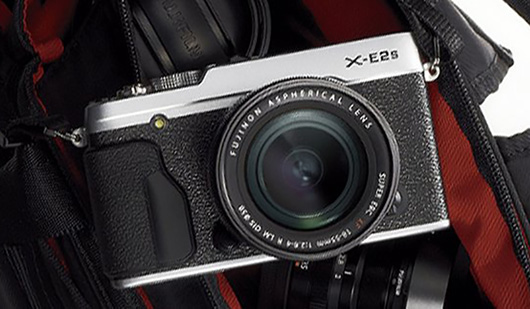 Fujifilm X-E2S s objektivem