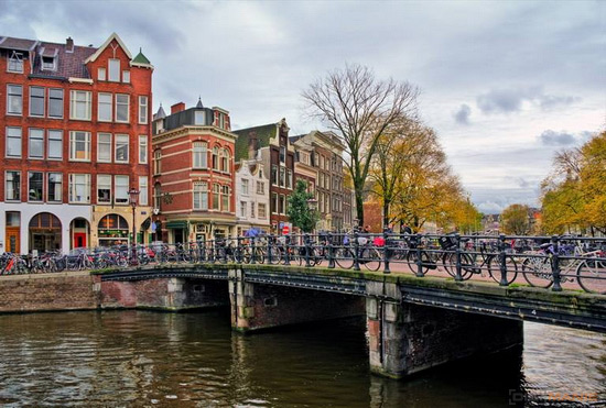 Mosty v Amsterdamu