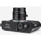 Leica M10-D přichází o displej, spoléhá na smartphone