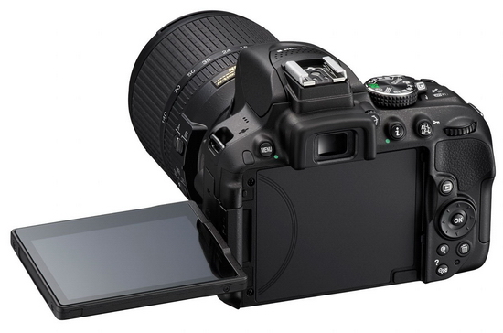 Nikon D5300 výklopný LCD displej