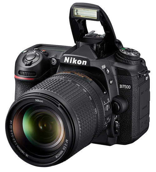 Nikon D7500 blesk