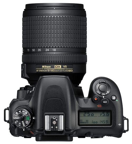 Nikon D7500 horní strana