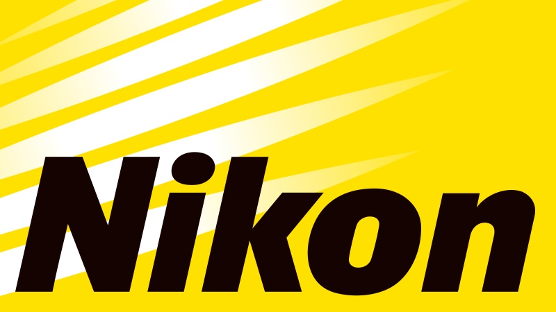 Nikon: fotodivize v zisku, pokračuje čipová krize i konec dalších DSLR objektivů