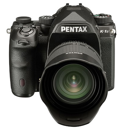 Pentax K-1 Mark II s objektivem
