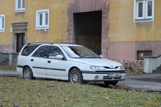 Canon EF 24-105mm IS STM galerie Renault Laguna Combi