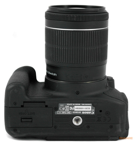 Canon EOS 700D zespodu