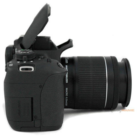 Canon EOS 700D zprava