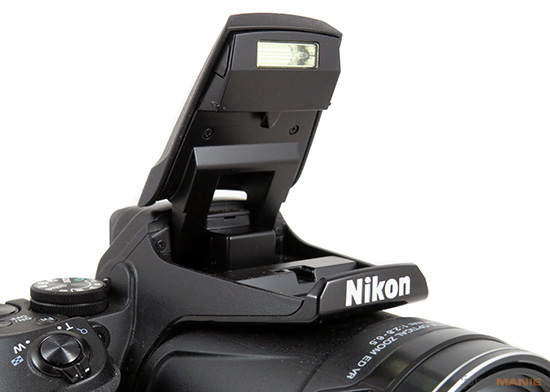 Nikon Coolpix P900 interní blesk